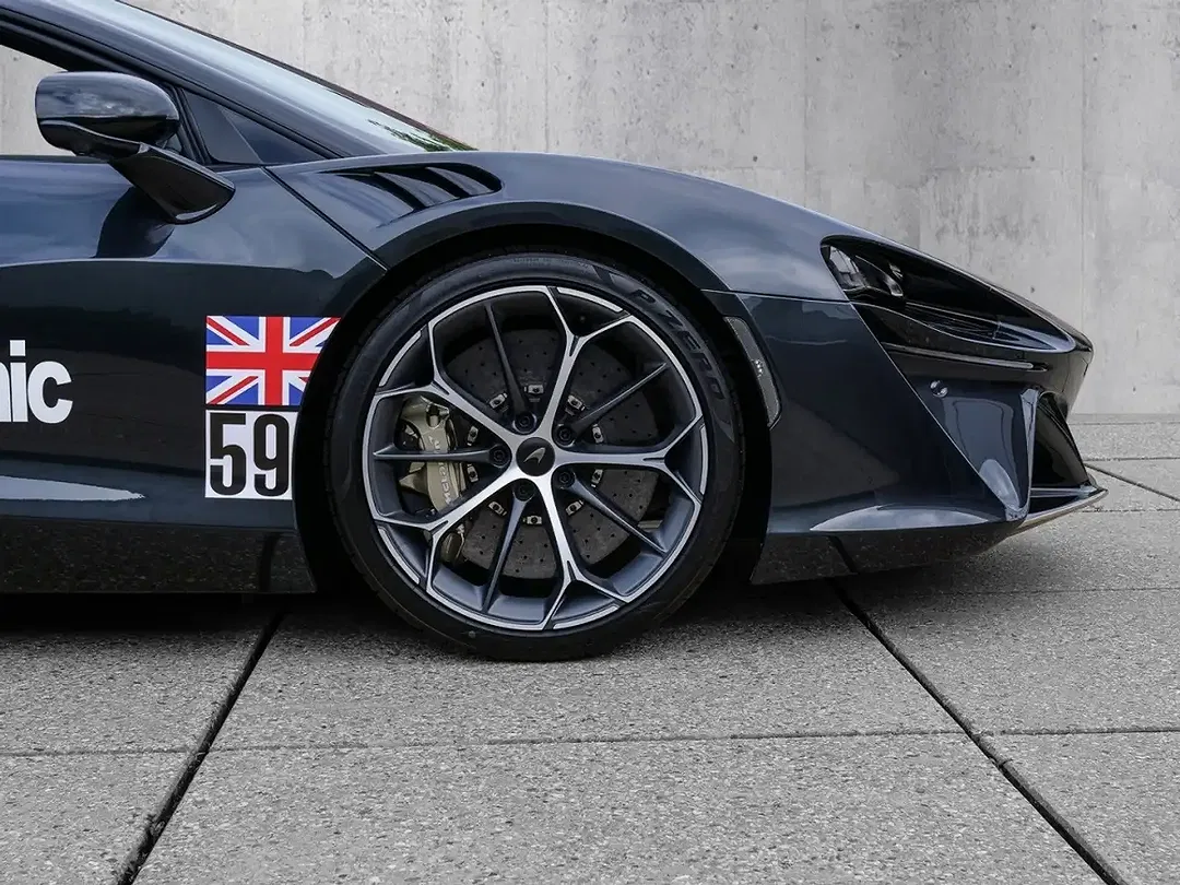 McLaren Artura Performance 60th Anniversary Le Mans Spider - Thumbnail 9