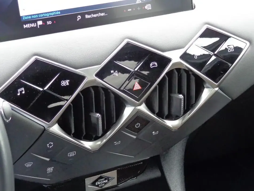 DS Automobiles DS 3 Crossback - Thumbnail 8