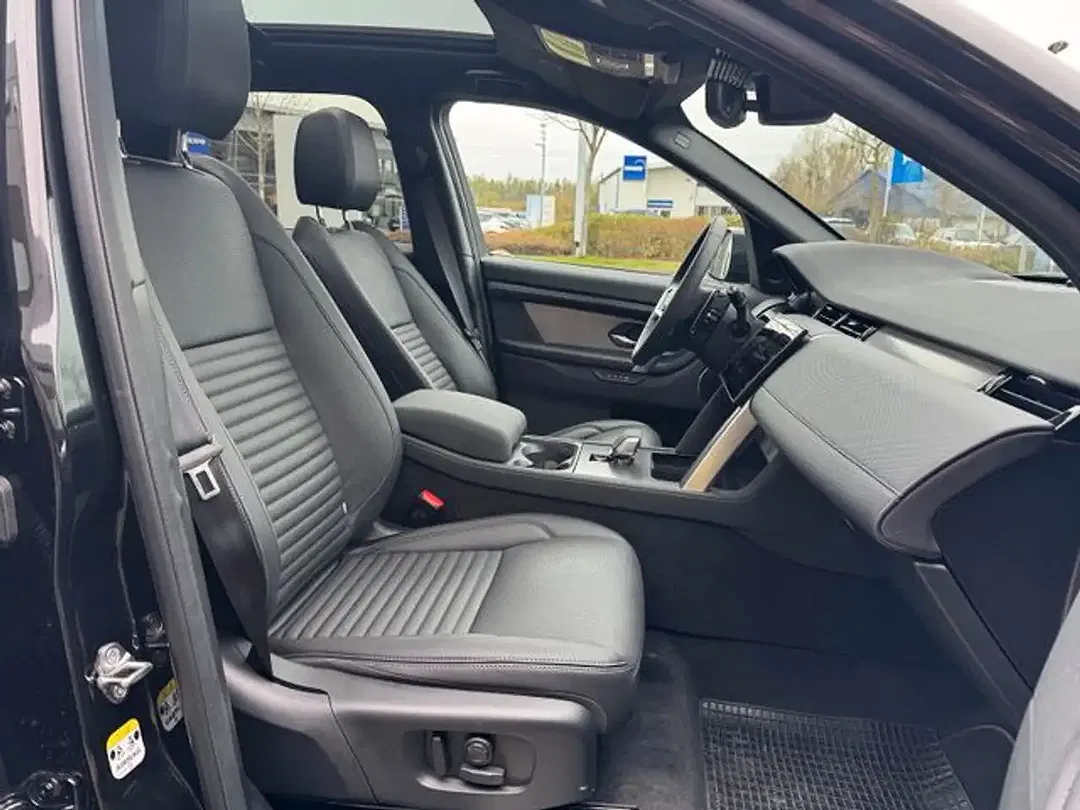 Land Rover Discovery Sport 4x4 Hybrid Dynamic SE - Thumbnail 3