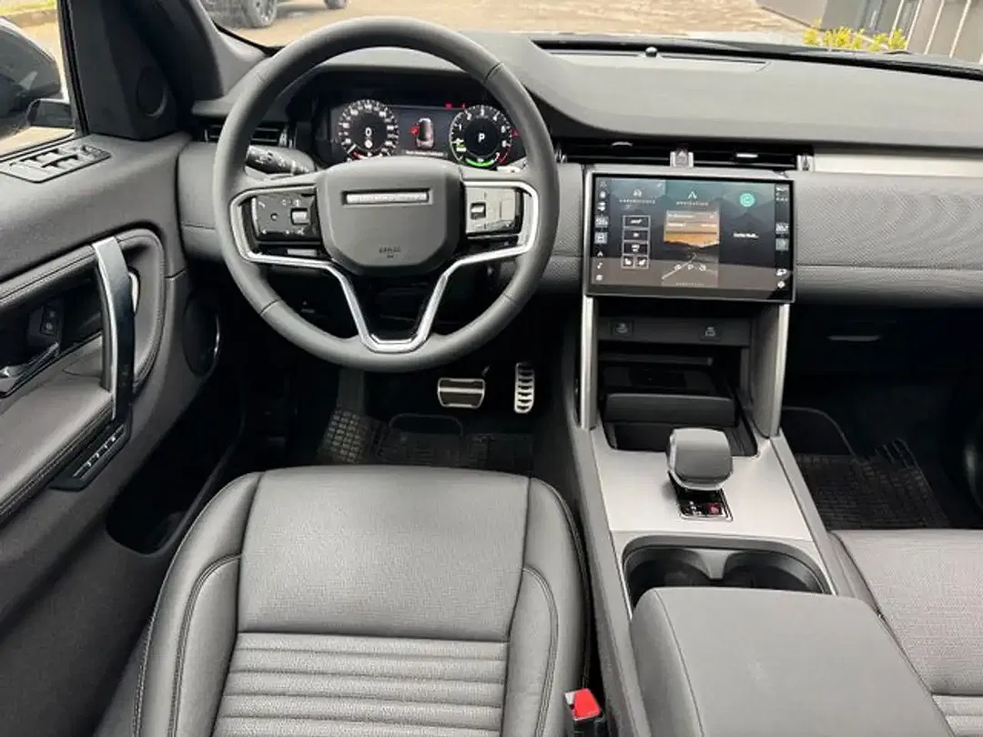 Land Rover Discovery Sport 4x4 Hybrid Dynamic SE - Thumbnail 4