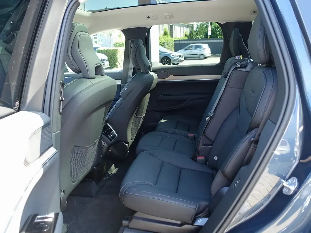 Volvo EX90 Twin Motor Executive Edition - Thumbnail 11