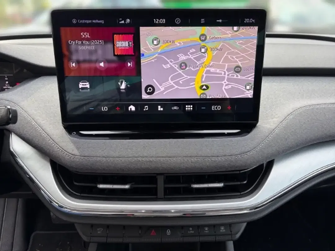 Skoda Enyaq 50 iV Loft - Thumbnail 8