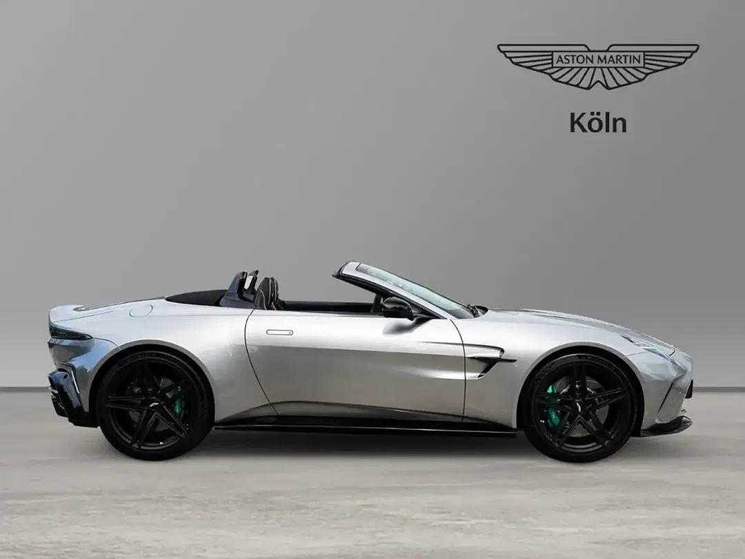 Aston Martin Vantage Roadster - Thumbnail 12