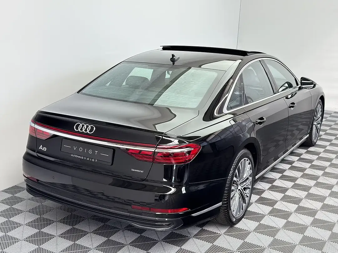 Audi A8 - Thumbnail 6