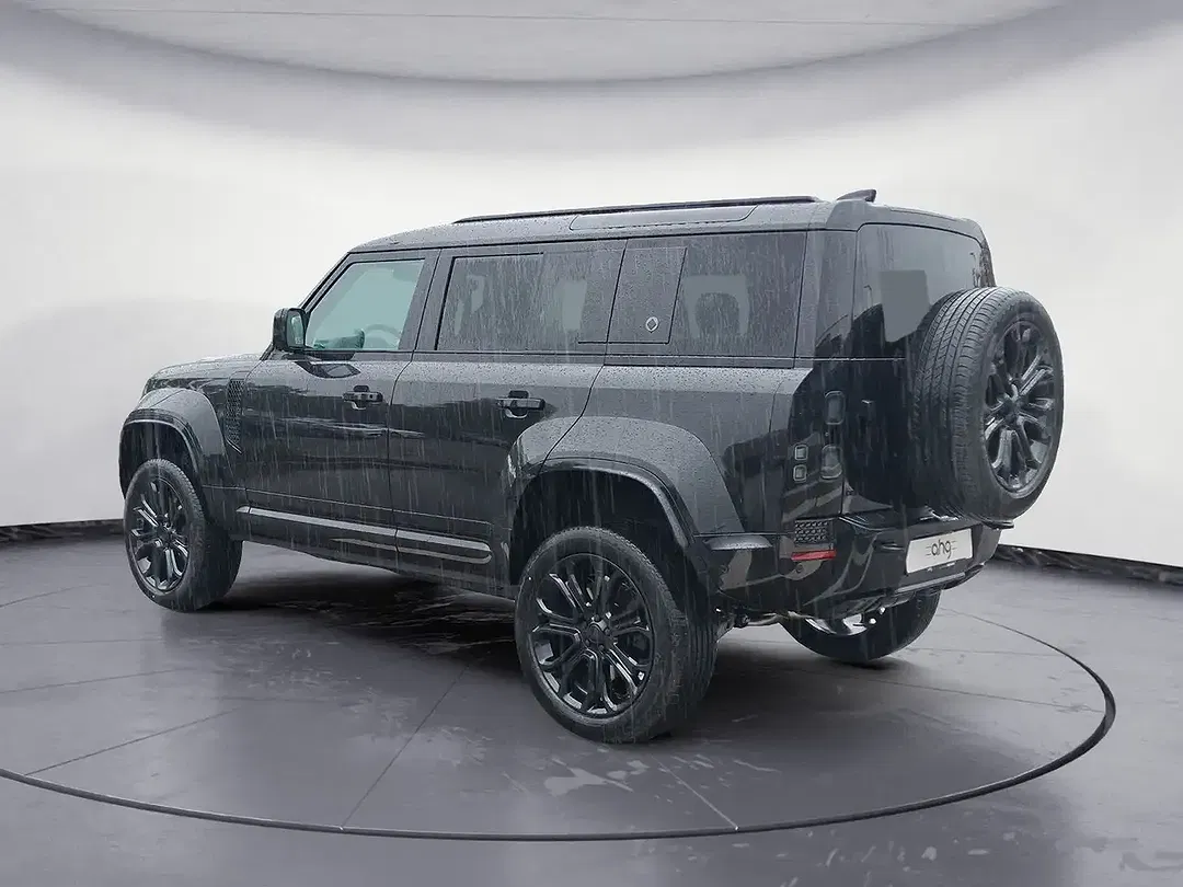 Land Rover Defender P635 OCTA Black Edition 110 - Thumbnail 3