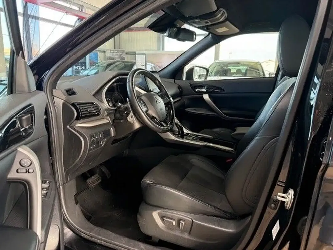 Mitsubishi Eclipse Cross Hybrid 4WD Plus - Thumbnail 3