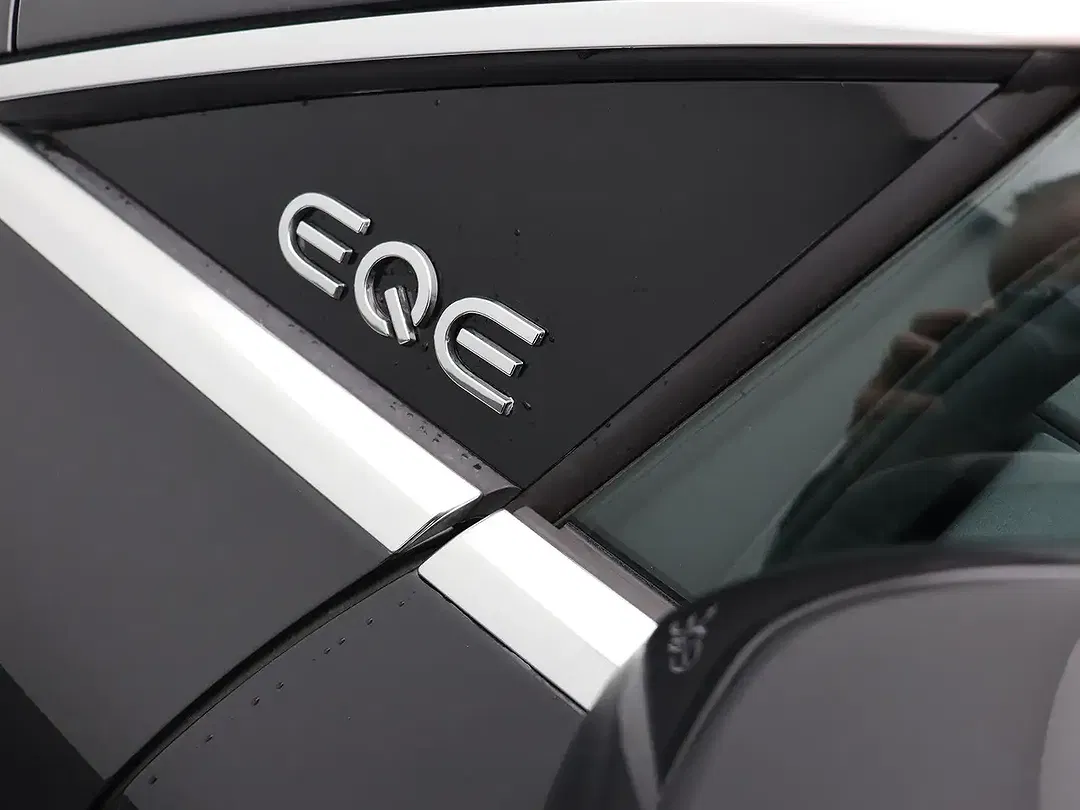 Mercedes-Benz EQE 300 AIRMATIC AMG Line - Thumbnail 8