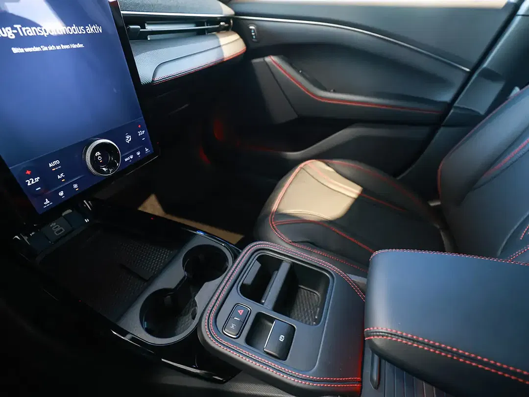 Ford Mustang Extended Range Premium - Thumbnail 13