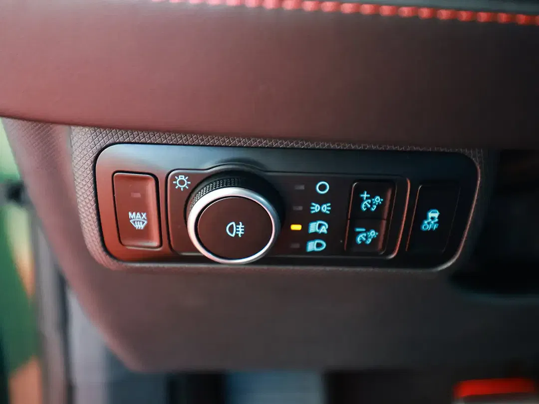Ford Mustang Extended Range Premium - Thumbnail 20