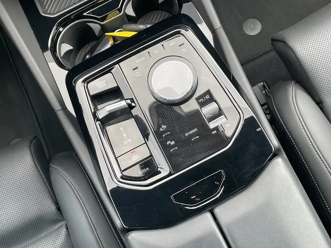 BMW i5 eDrive Touring - Thumbnail 6