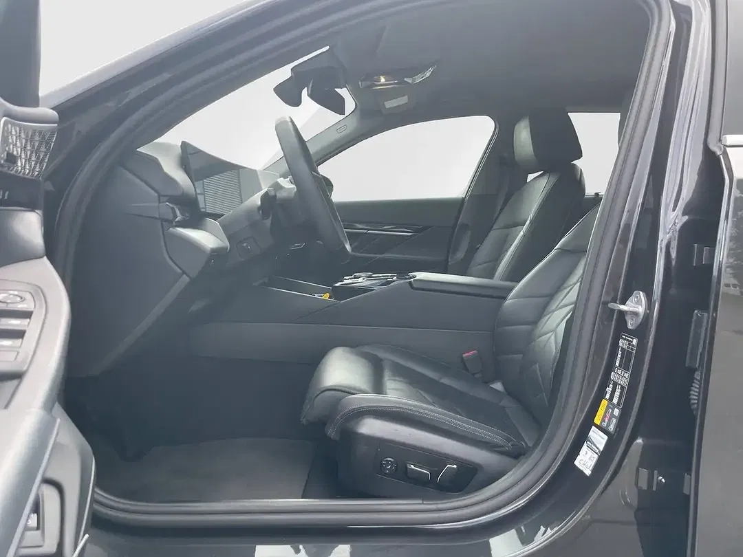 BMW i5 eDrive Touring - Thumbnail 7
