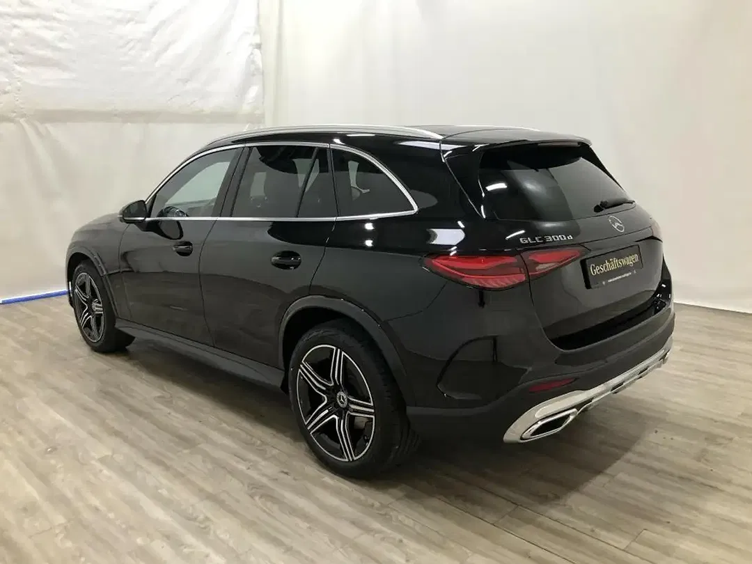 Mercedes-Benz GLC 300 4MATIC AMG MBUX - Thumbnail 4