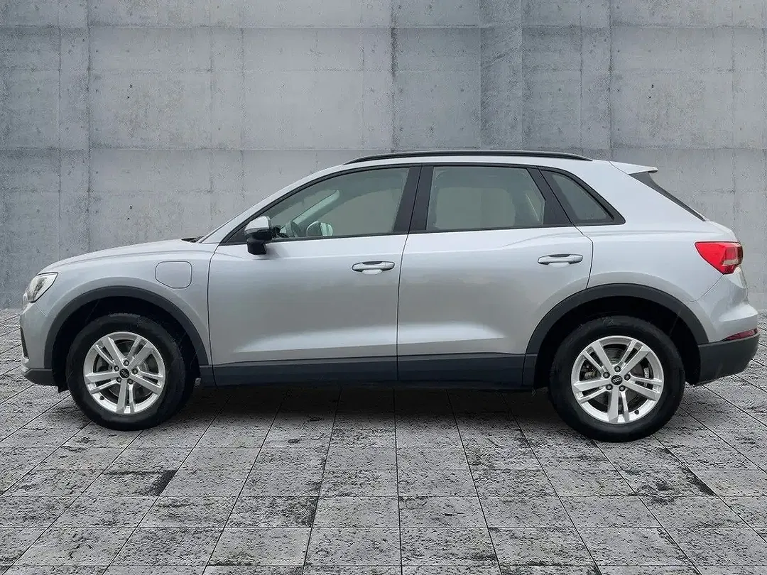 Audi Q3 45 TFSI e - Thumbnail 3