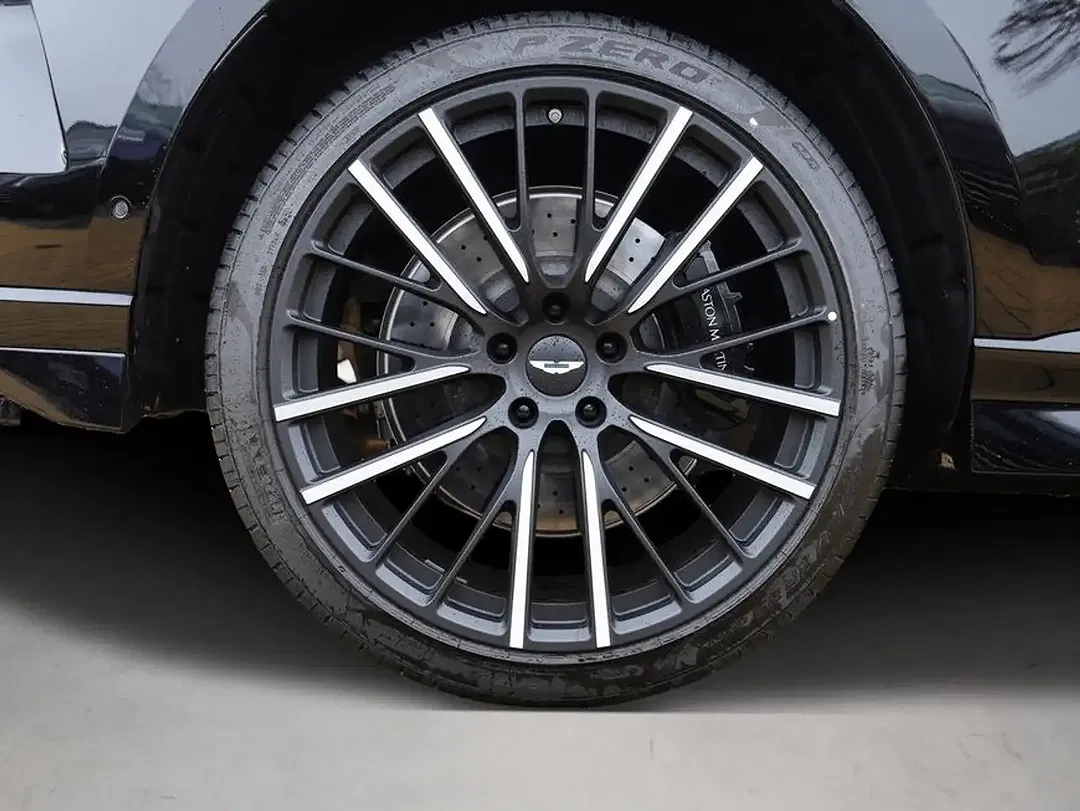 Aston Martin DBX 707 - Thumbnail 4