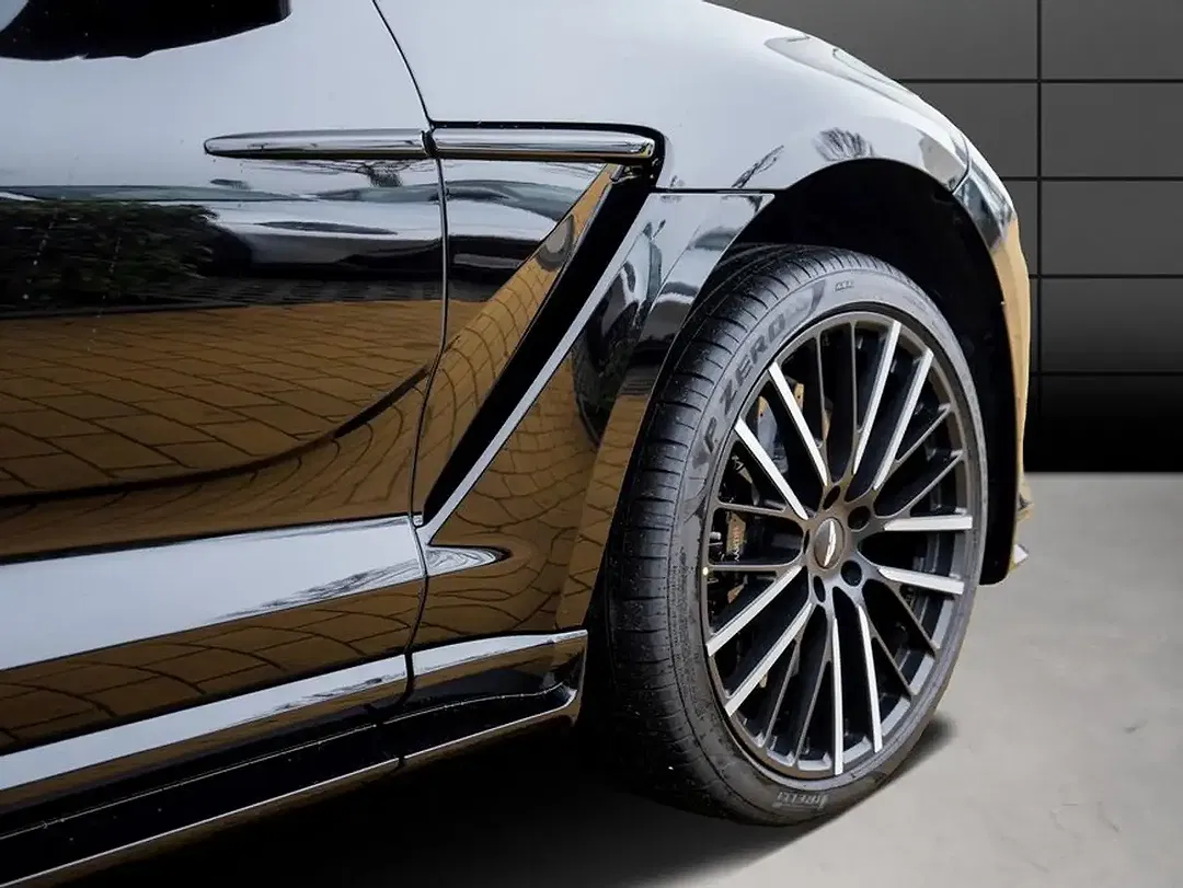 Aston Martin DBX 707 - Thumbnail 9