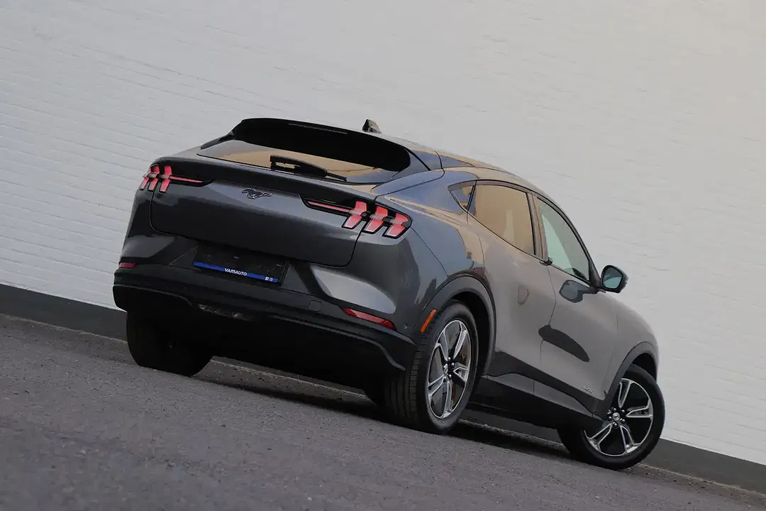 Ford Mustang Mach-E - Thumbnail 3