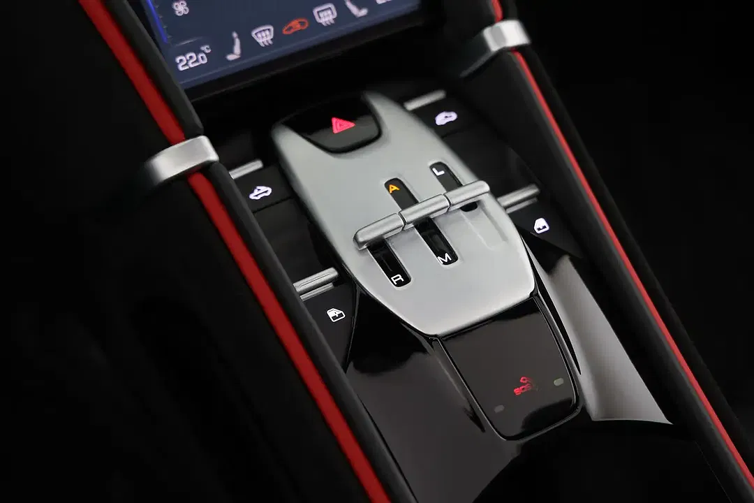 Ferrari Roma Spider - Thumbnail 11