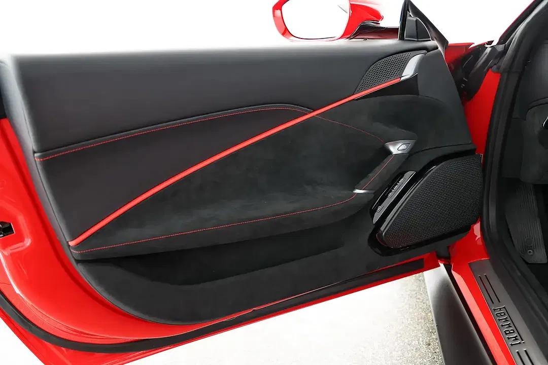 Ferrari Roma Spider - Thumbnail 13