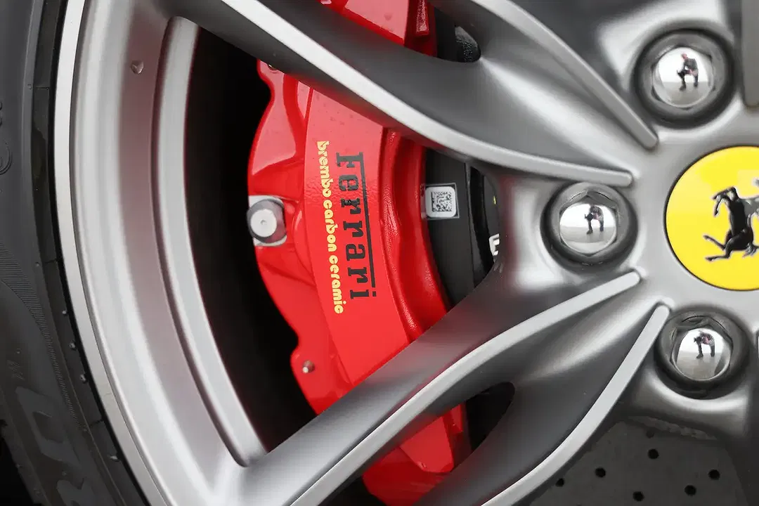 Ferrari Roma Spider - Thumbnail 18