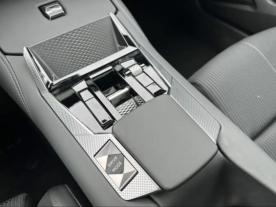 DS Automobiles DS 4 - Thumbnail 16