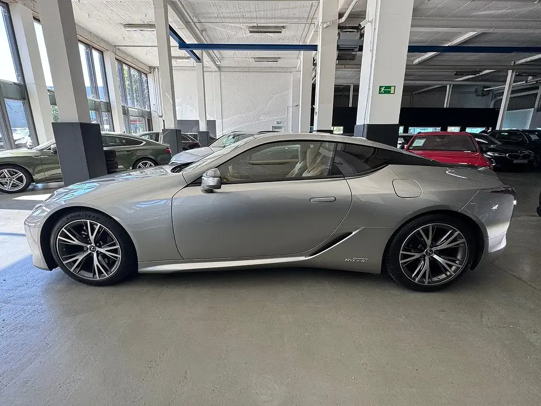 Lexus LC 500h Coupe - foto 2