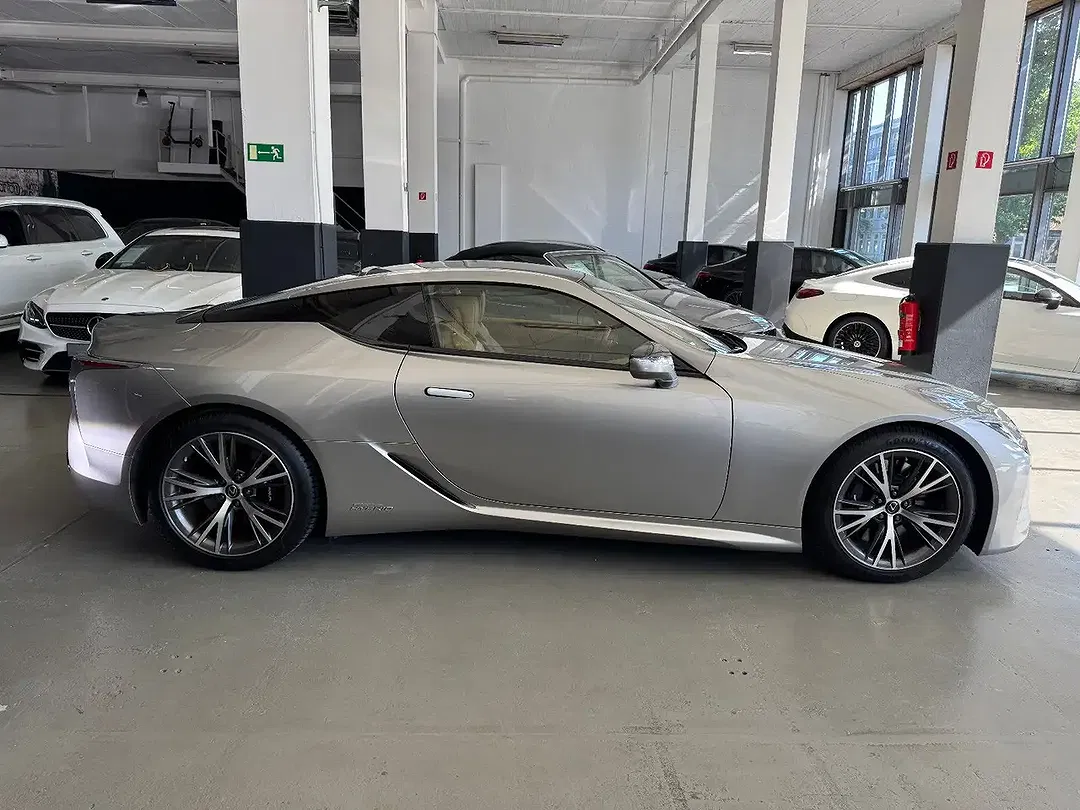 Lexus LC 500h Coupe - Thumbnail 6