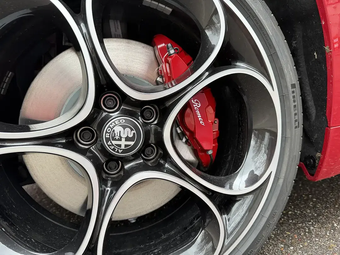 Alfa Romeo Giulia Veloce - Thumbnail 14