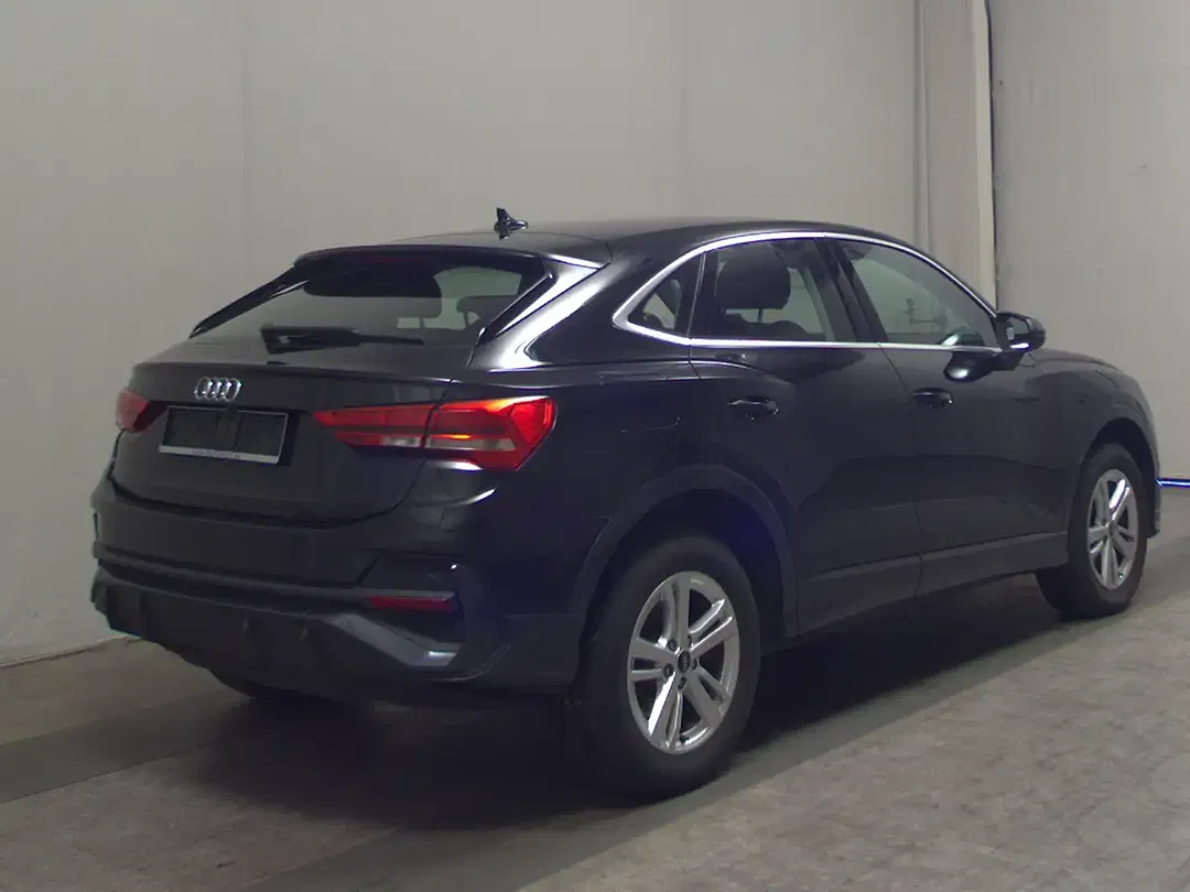 Audi Q3 45 TFSI e Sportback - Thumbnail 4