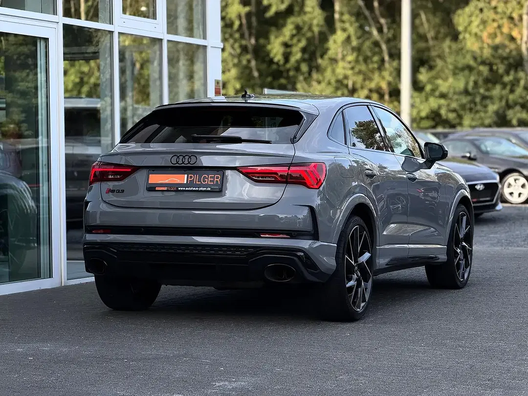 Audi RS Q3 Matrix LED Sportback - Thumbnail 4