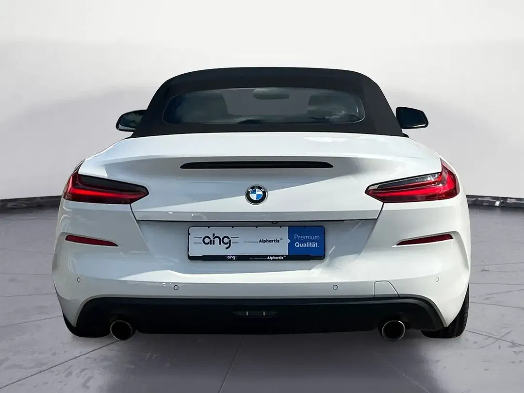 BMW Z4 sDrive Convertible - Thumbnail 3