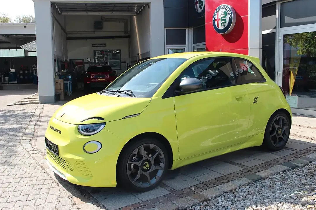 Abarth 500e - foto 1