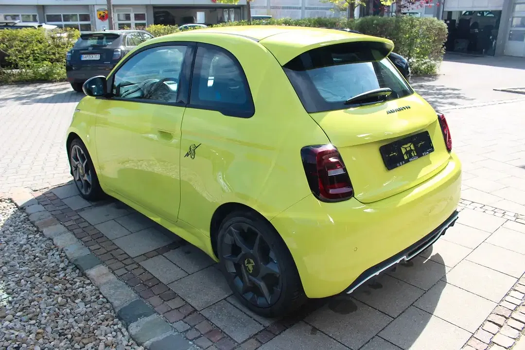 Abarth 500e - Thumbnail 6