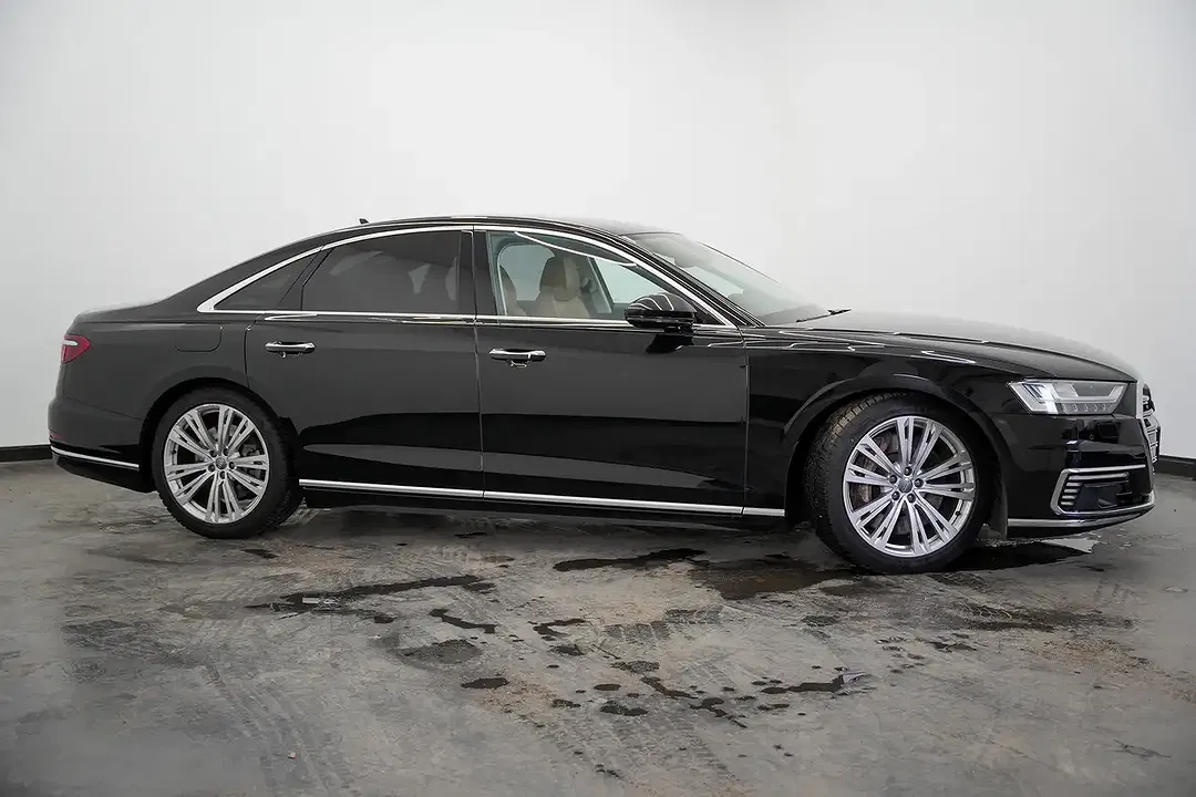 Audi A8 60 TFSI e quattro - Thumbnail 3