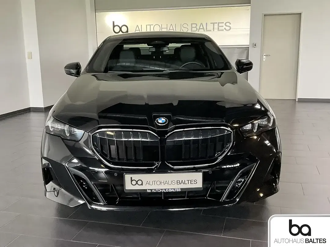 BMW 540 xDrive M Sport Pro - Thumbnail 2