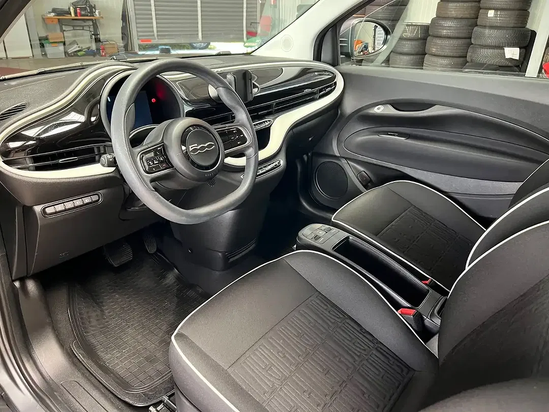 Fiat 500e Action - Thumbnail 12