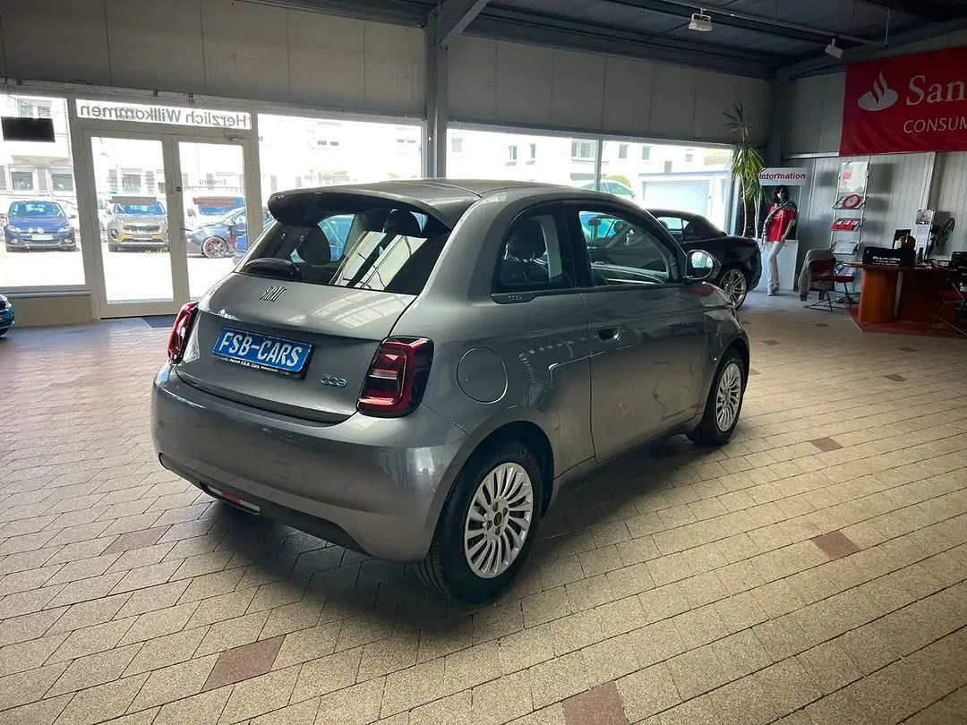 Fiat 500e Action - Thumbnail 4