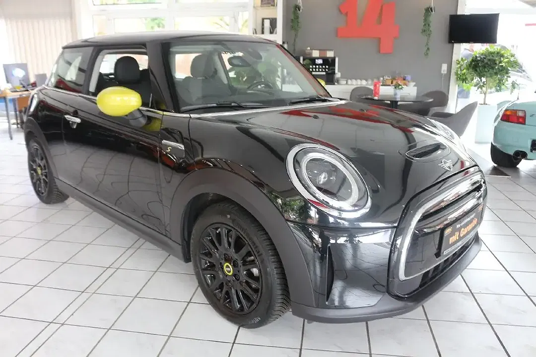 MINI Cooper S E - Thumbnail 4