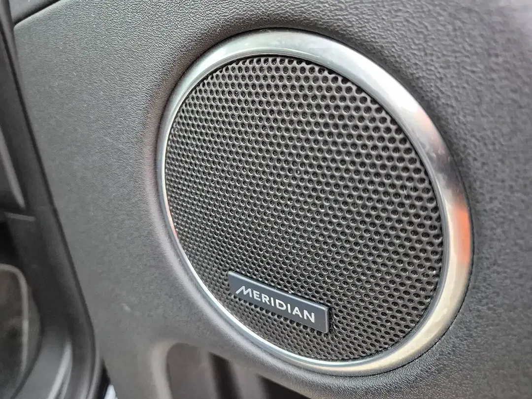 Land Rover Discovery Sport P300e 4x4 PHEV Hybrid - Thumbnail 13