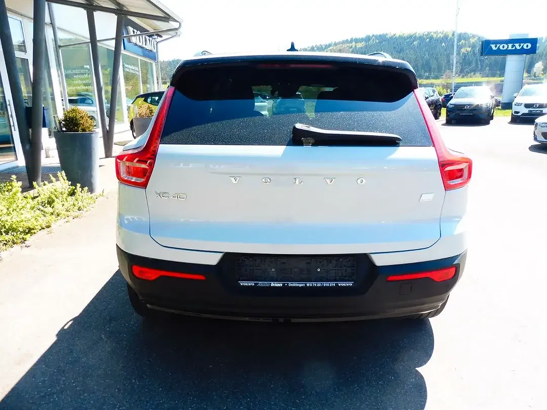 Volvo XC40 PHEV Hybrid Recharge Design - Thumbnail 3