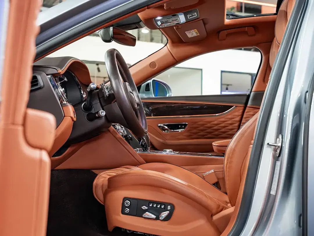 Bentley Flying Spur 4.0 4.0 V8 Bi-Turbo Mulliner - foto 15