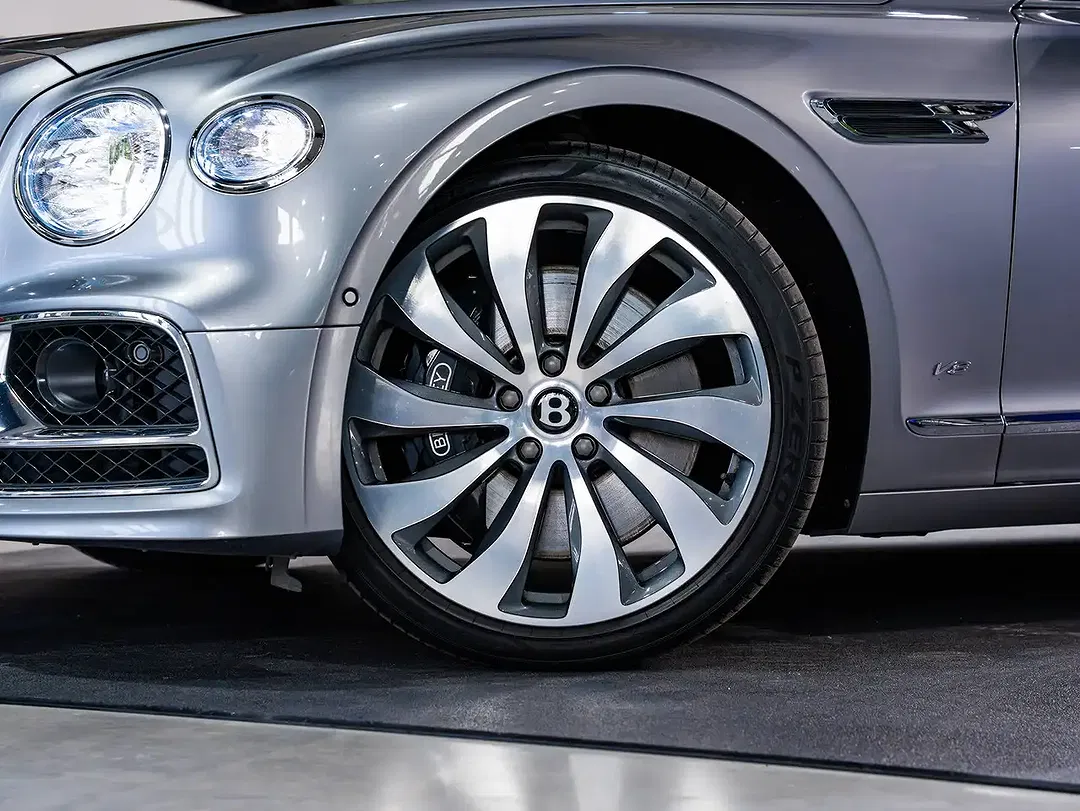 Bentley Flying Spur 4.0 4.0 V8 Bi-Turbo Mulliner - foto 2