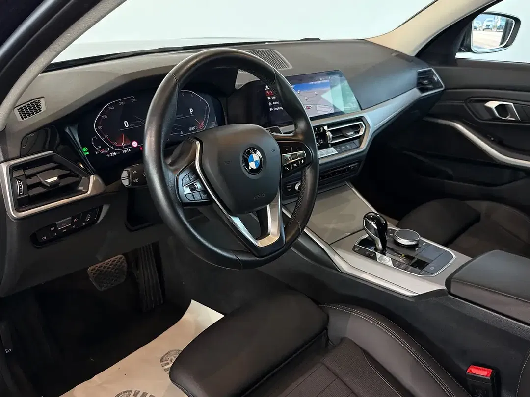 BMW 318 - Thumbnail 13
