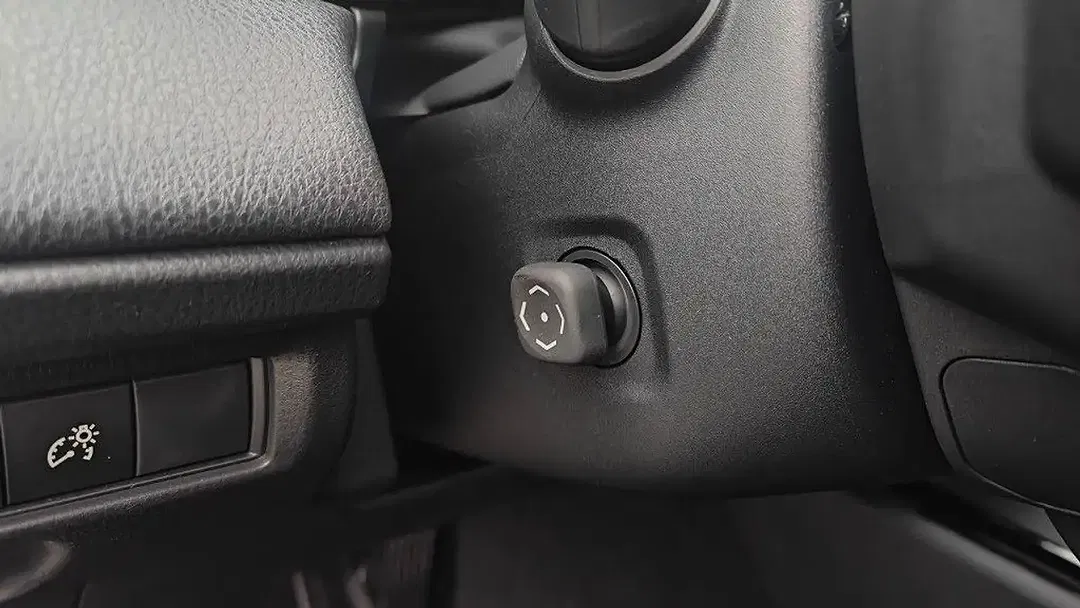 Toyota Camry Hybrid Prestige - Thumbnail 17