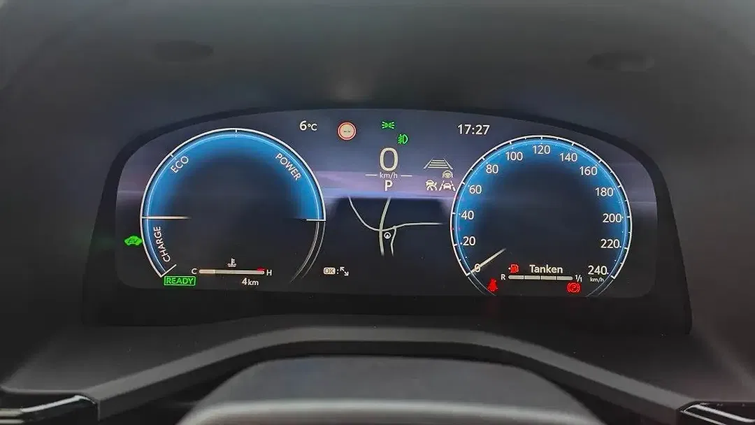 Toyota Camry Hybrid Prestige - Thumbnail 18