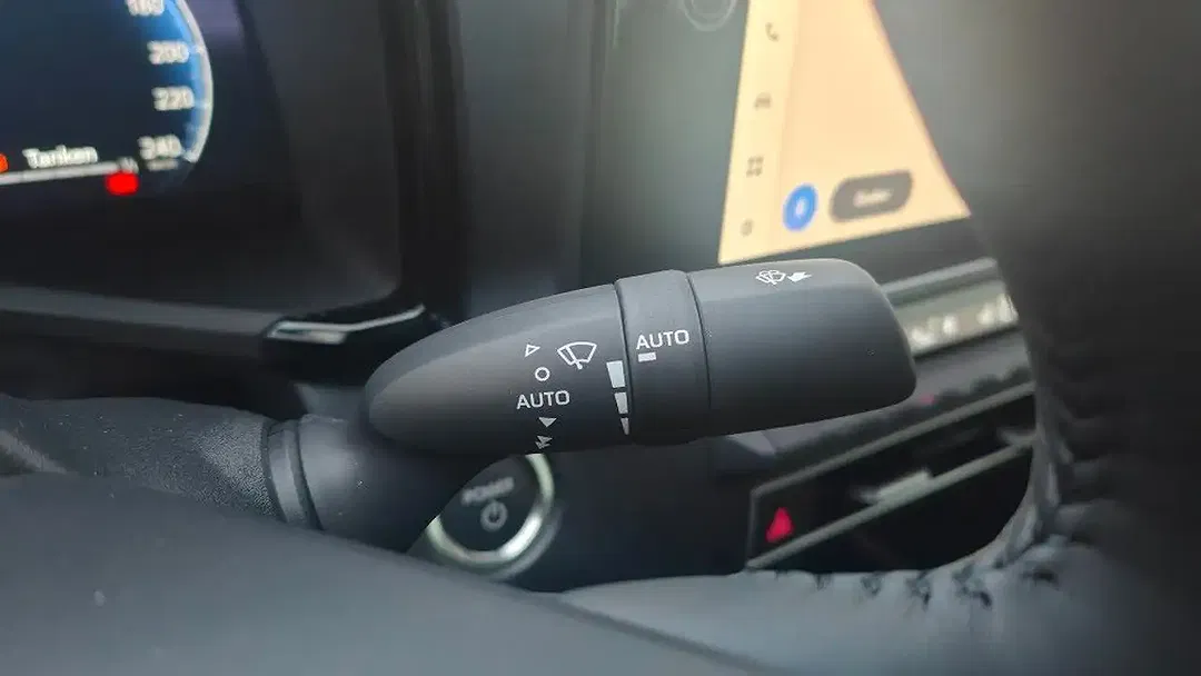 Toyota Camry Hybrid Prestige - Thumbnail 19