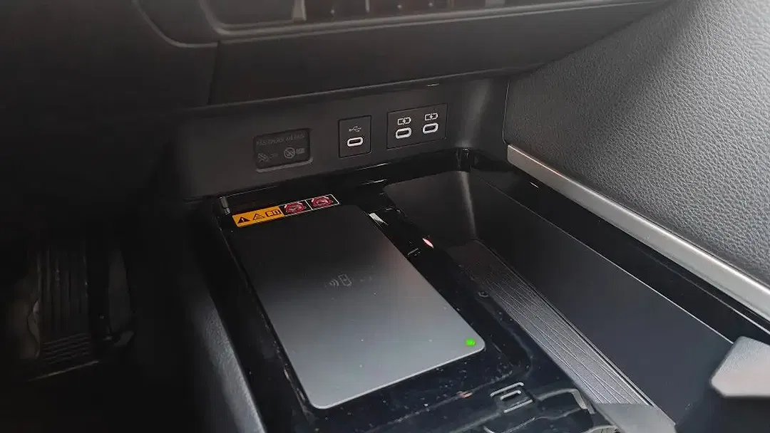Toyota Camry Hybrid Prestige - Thumbnail 27