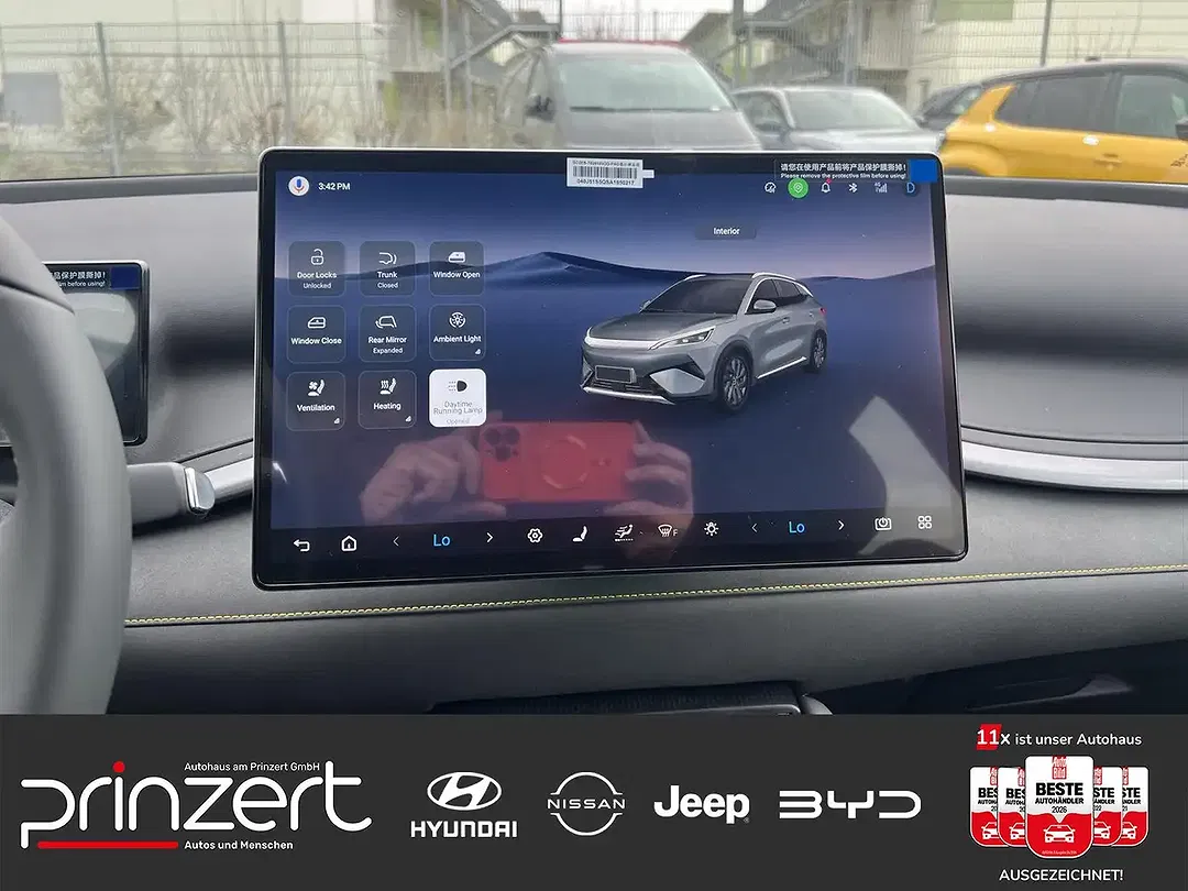 BYD Atto 3 - Thumbnail 8