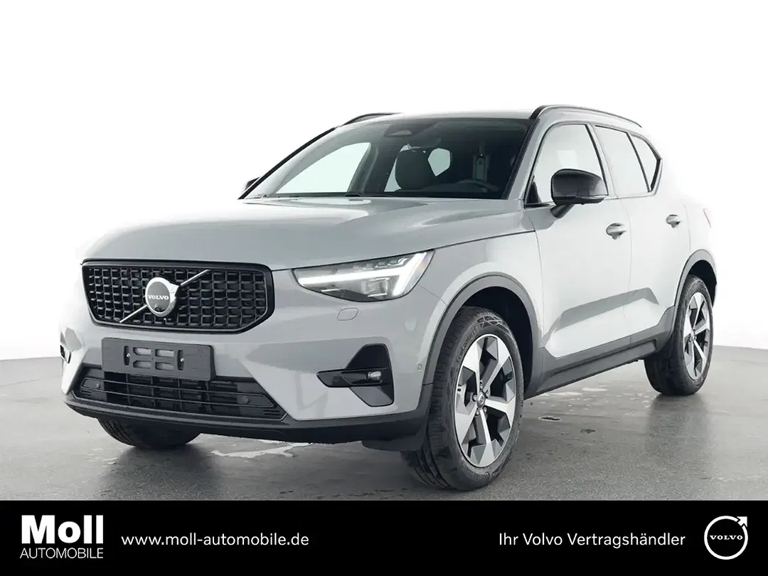 Volvo XC40 Plus Dark - Thumbnail 1