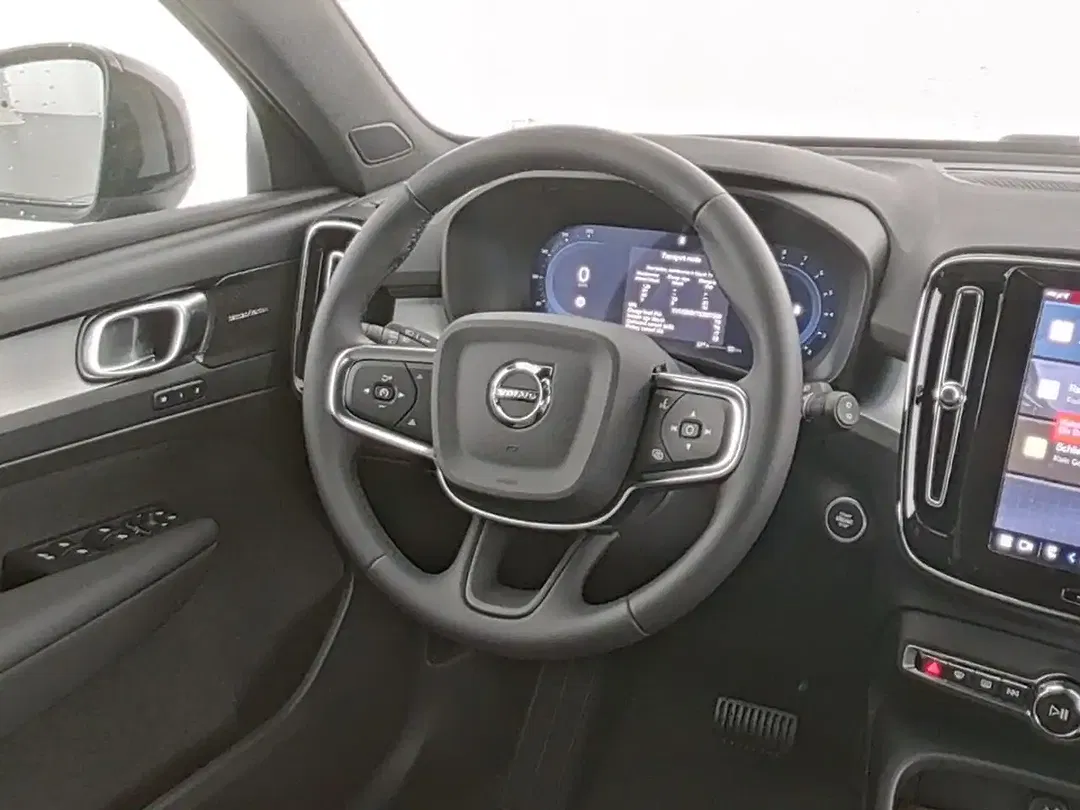 Volvo XC40 Plus Dark - Thumbnail 14