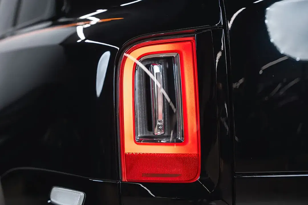 Rolls-Royce Cullinan Black Badge - Thumbnail 11